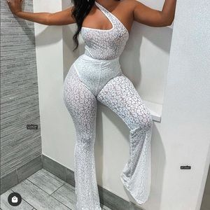 Naked wardrobe burnout set